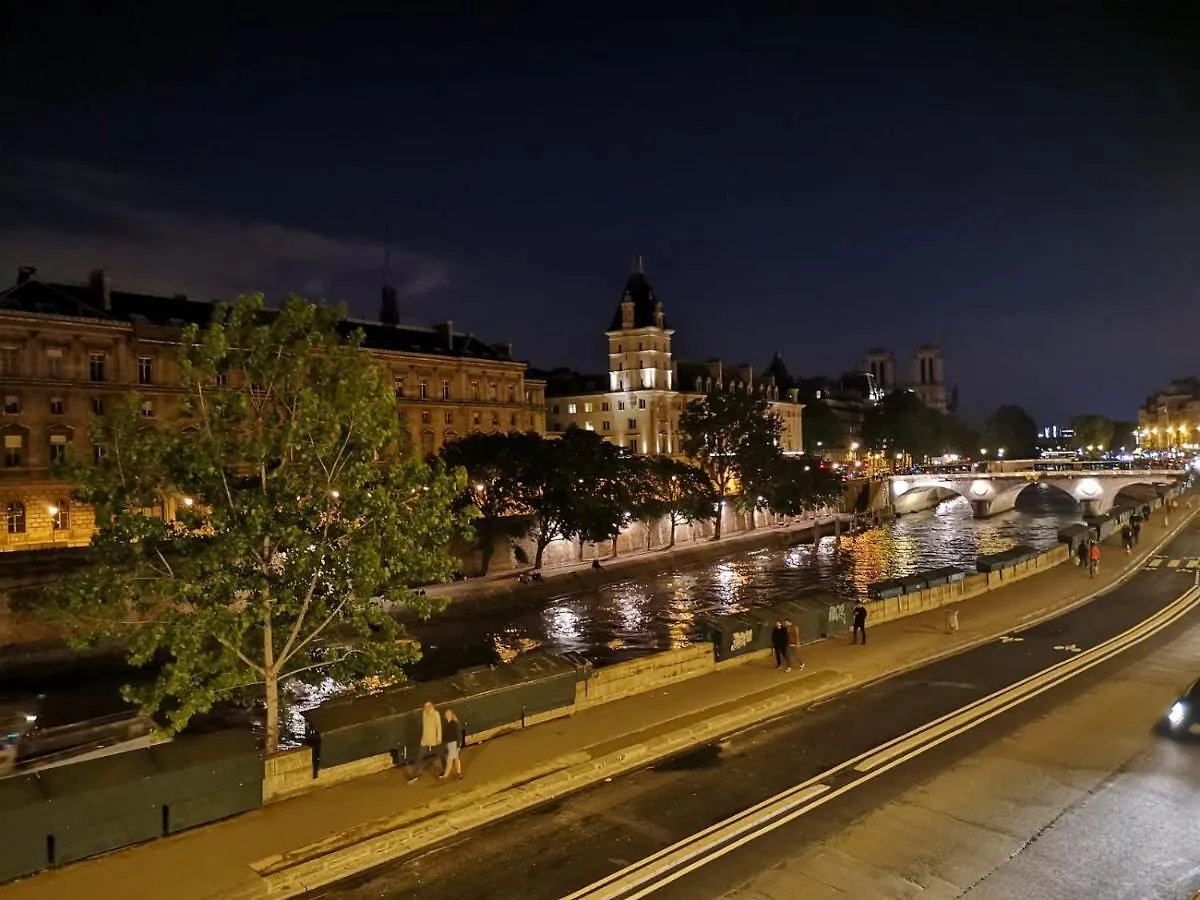 Le Notre Dame - Luxury Apartment With Seine View Paris France